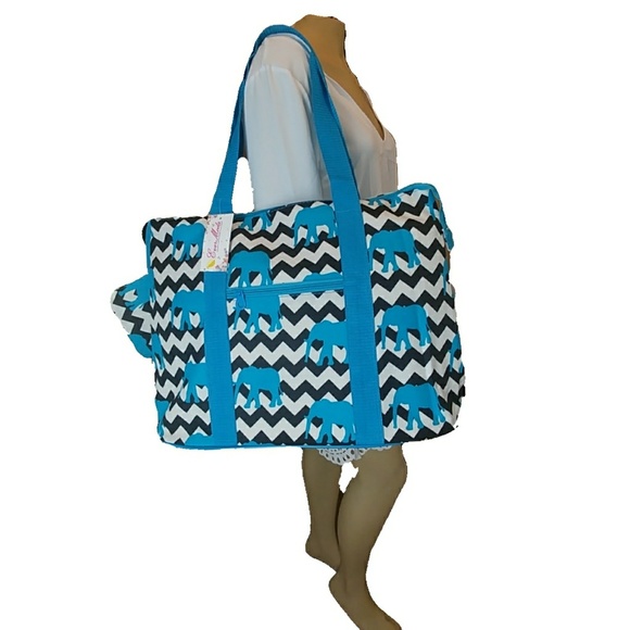 Ever Moda Handbags - Ever Moda Print Weekender Tote Bag w/Coin Ppurse
